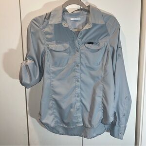 Columbia women’s Light Gray Button-Up  Omni- shade Shirt